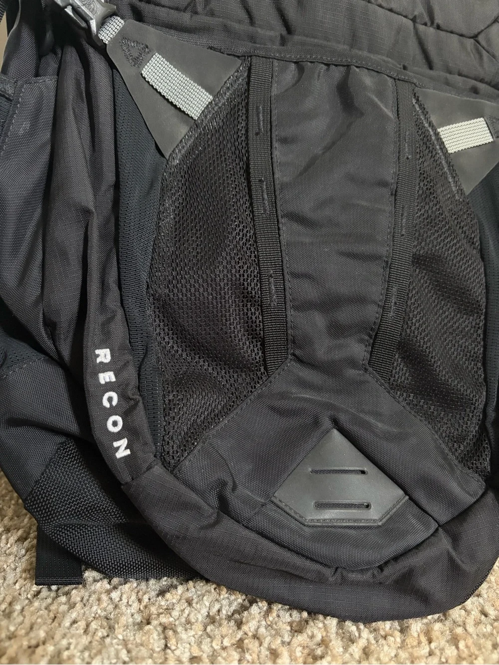 LIKE NEW The North Face Women’s Black Recon Backpack 🐦‍⬛